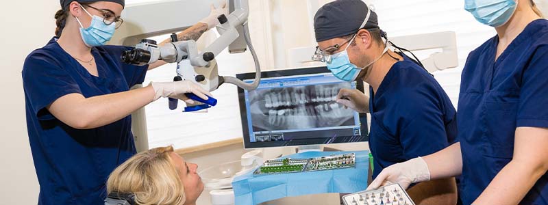 Operationsmikroskop - Zahnarzt Markt Schwaben